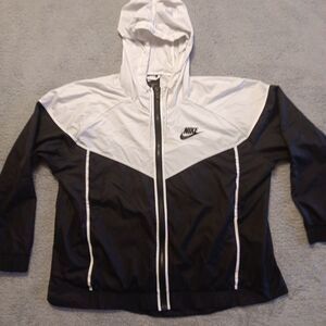 Nike Jackets & Coats Black White Nike Windbreaker ZipUp Trainer Small Vented 2XL